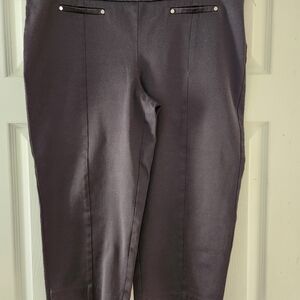 Black capris w/ spandex EUC